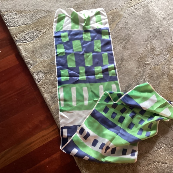 VINTAGE SCARF greens and blues๐๐๐๐๐๐๐๐๐ - Picture 6 of 6